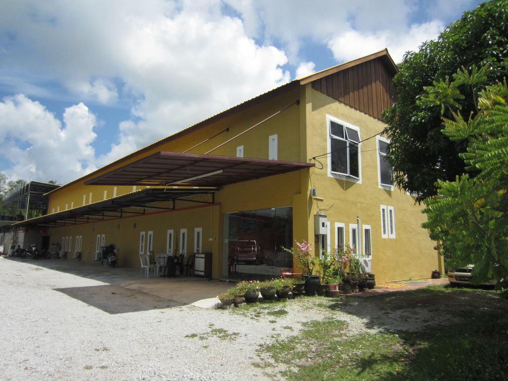 Peach Blossom Village Kuah Exterior photo